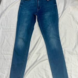 Old Navy Women's Skinny Jeans in Blue